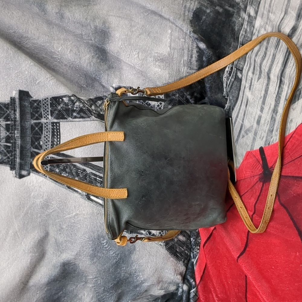 Fashionable leather tote